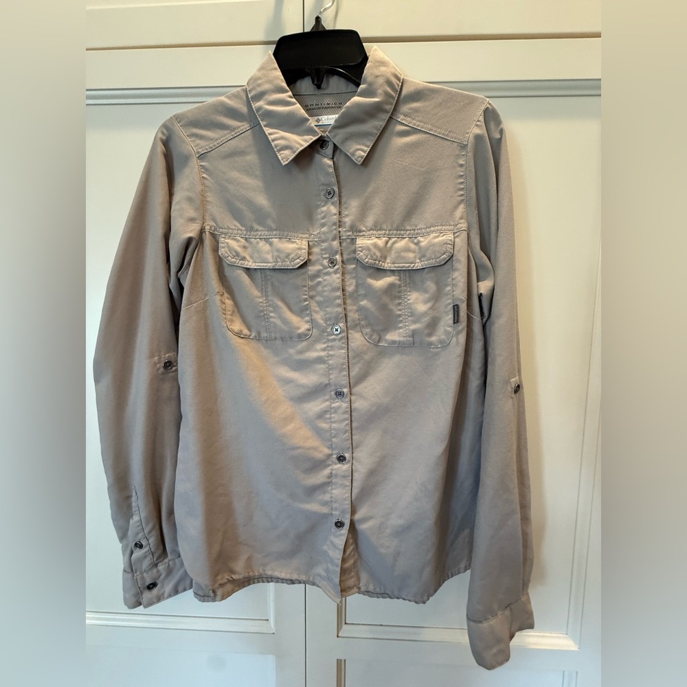Columbia Women's Button Down Shirt - Light Gray